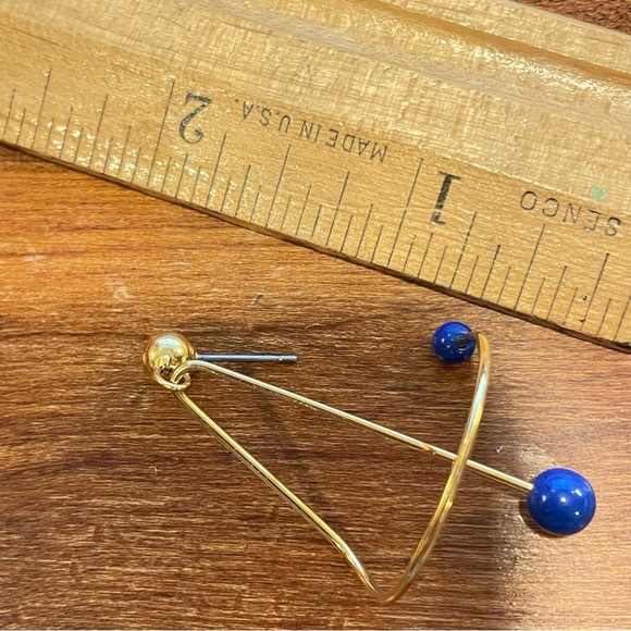 Vintage gold tone and blue bead geometric sculptural earrings retro throwback - Picture 6 of 7